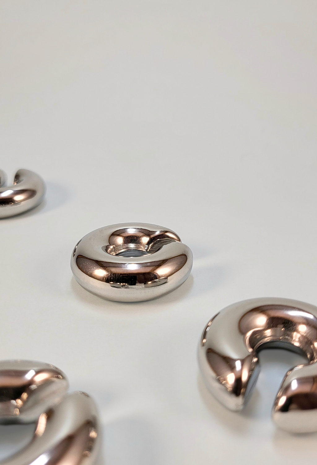CYCLAMEN EARCUFF KÜPE