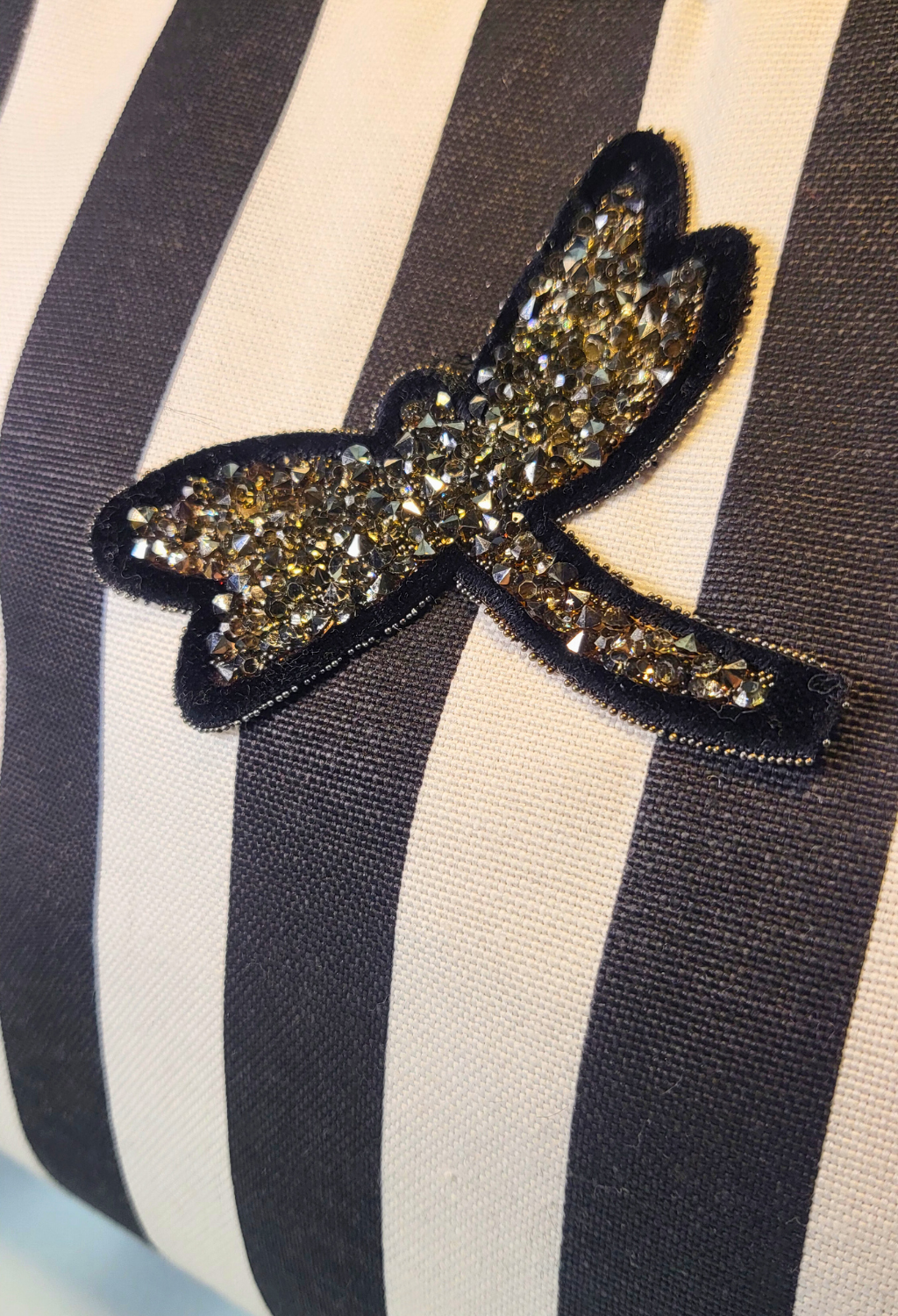 Libellule Noir Clutch