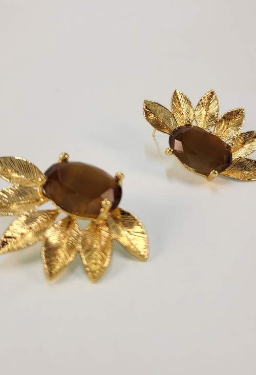 DAİSİ gold çiçek küpe açılı görünüm