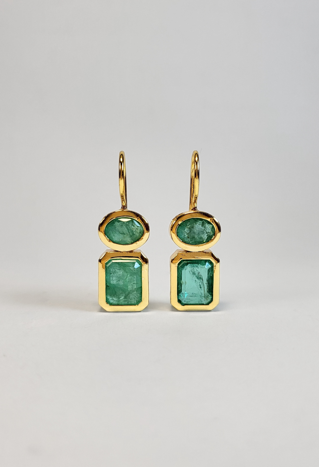 Paraiba Küpe model üzerinde yandan görünüm